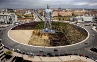 El ayuntamiento estudia retirar la estatua de Cristiano Ronaldo