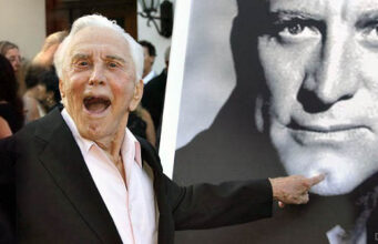 Kirk Douglas (103 años) desmiente su muerte: “¡Qué pesados estáis!”