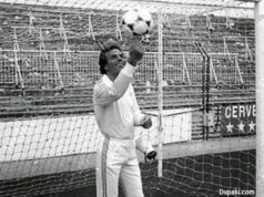 Julio Iglesias como portero del Real Madrid